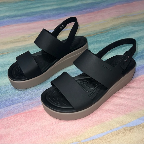 Crocs Brooklyn Low Wedge Platform Sandal Black / Mushroom Tan Size 11 - Picture 4 of 8